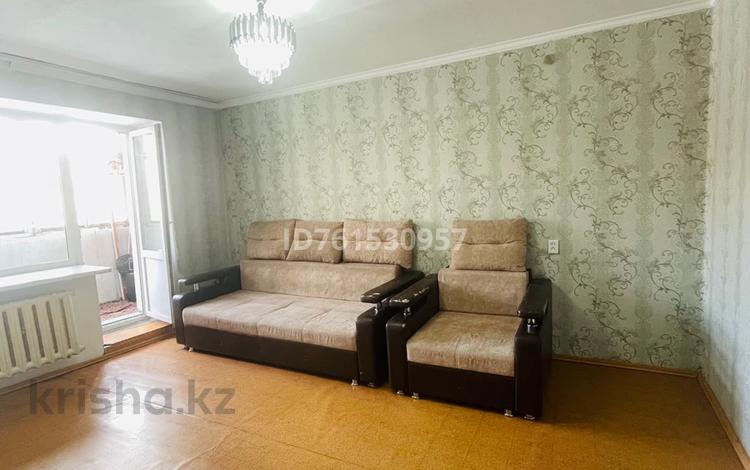 2-бөлмелі пәтер · 55 м² · 2/5 қабат, Ак.Павлова 105 — Район Площади, бағасы: 170 000 ₸ в Семее — фото 2