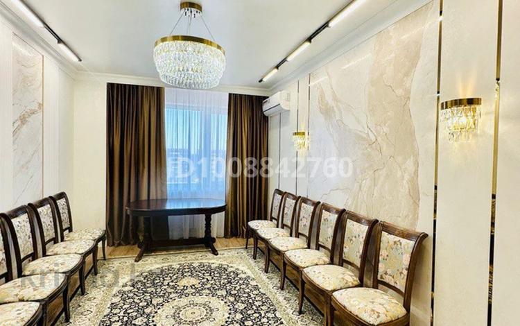 3-бөлмелі пәтер · 90 м² · 8/16 қабат, мкр Юго-Восток, Шахтеров 46/1, бағасы: 65 млн ₸ в Караганде, Казыбек би р-н — фото 2