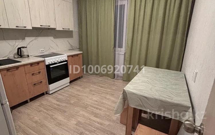 1-комнатная квартира · 43 м² · 5/9 этаж, Есенберлина 52 — Сатпаева-Есенберлина за 150 000 ₸ в Усть-Каменогорске — фото 2
