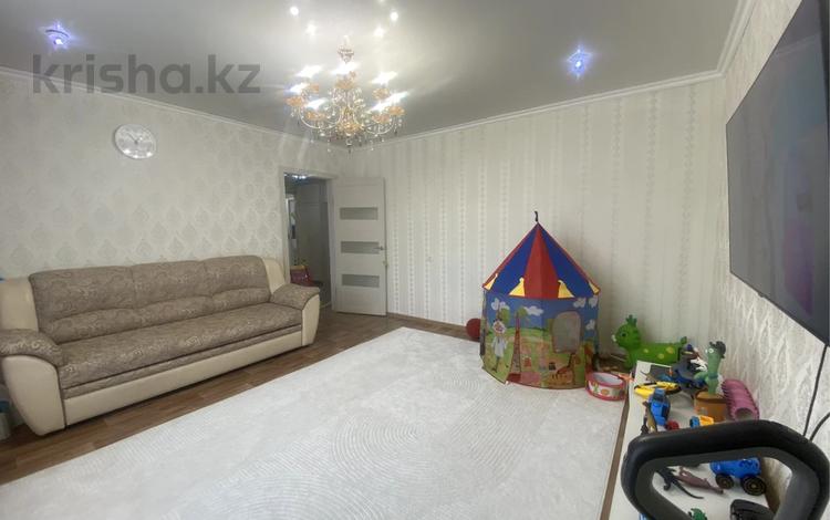 3-комнатная квартира · 62 м² · 3/5 этаж, Майкудук, мкр Восток-3 за 23 млн ₸ в Караганде, Алихана Бокейханова р-н — фото 2