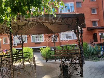 2-бөлмелі пәтер · 74 м² · 7/7 қабат, Назарбаева 233/2 — Маншук Маметовой, бағасы: 46 млн ₸ в Уральске