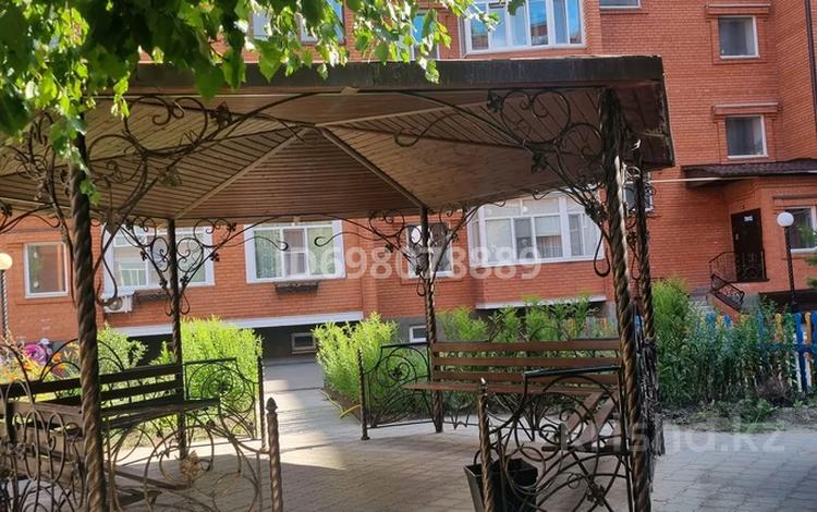 2-комнатная квартира · 74 м² · 7/7 этаж, Назарбаева 233/2 — Маншук Маметовой за 46 млн ₸ в Уральске — фото 2