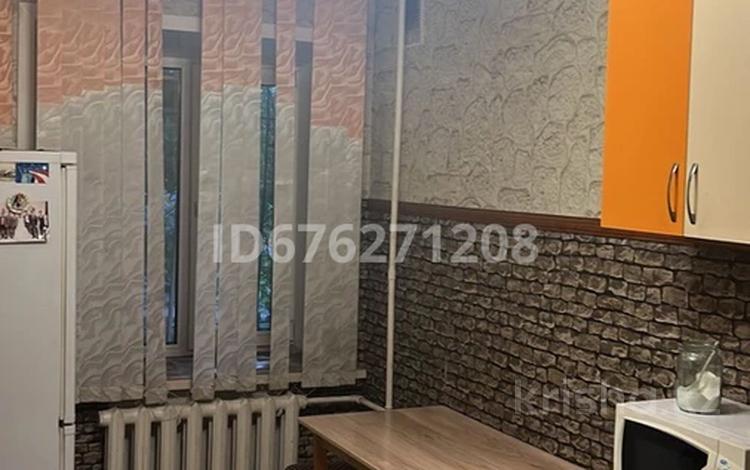 1-комнатная квартира · 35 м² · 1/9 этаж, мкр Юго-Восток, Орбита 3 — ул. Дюсембекова за 130 000 ₸ в Караганде, Казыбек би р-н — фото 2