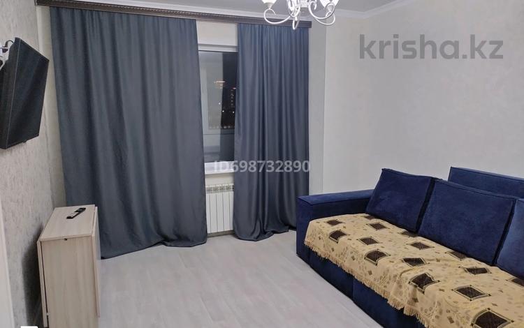 2-комнатная квартира · 64 м² · 2/16 этаж, мкр Юго-Восток, Мкр Шахтеров 60 — НИШ, старая Корзина за 220 000 〒 в Караганде, Казыбек би р-н — фото 2