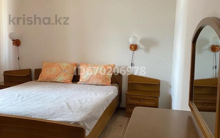 3-бөлмелі пәтер, 130 м², 6/10 қабат тәулігіне, Абая 8, бағасы: 30 000 〒 в Астане, Сарыарка р-н — фото 2