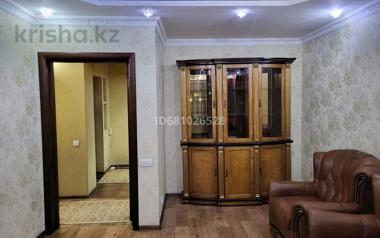 4-комнатная квартира, 90 м², 3/5 этаж помесячно, Гарышкер 33 за 250 000 〒 в Талдыкоргане — фото 6