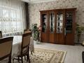 Отдельный дом • 6 комнат • 306 м² • 10 сот., Баукенова за 78 млн 〒 в Бишкуле
