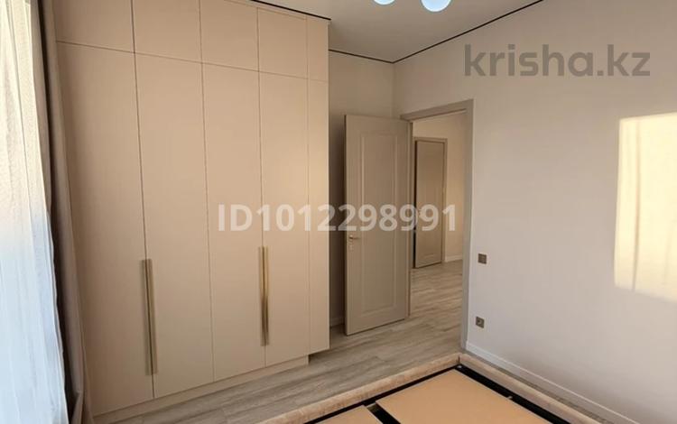 2-комнатная квартира · 43 м² · 12/13 этаж, ул. Чингиза Айтматова 79 за 29.5 млн ₸ в Астане, Нура р-н — фото 8
