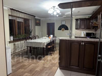 Отдельный дом · 4 комнаты · 134.4 м² · 6.63 сот., Акимжанова 89 за 33 млн ₸ в Актобе, мкр. Курмыш