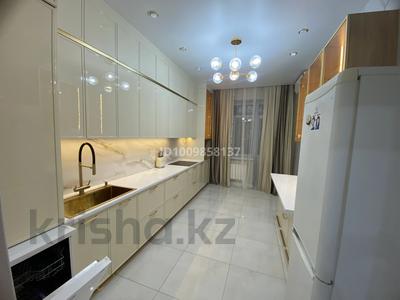 3-комнатная квартира · 156 м² · 4/12 этаж, мкр 5, Алии Молдагуловой 3 за 68 млн 〒 в Актобе