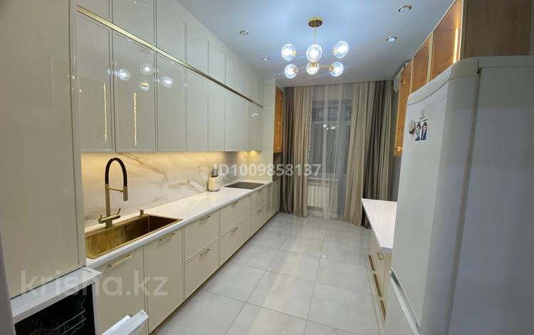 3-бөлмелі пәтер · 156 м² · 4/12 қабат, мкр 5, Алии Молдагуловой 3, бағасы: 68 млн ₸ в Актобе — фото 2