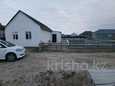 Жеке үй · 4 бөлме · 100 м² · , 8 көше 88 — 23 көшемен қиылысады, бағасы: 15 млн ₸ в Атырау