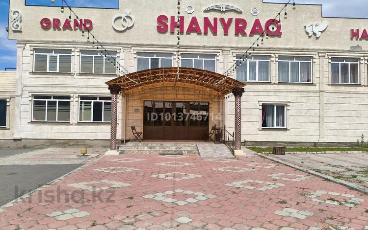 Свободное назначение, склады, общепит, бани, гостиницы и зоны отдыха, фитнес и спорт, медцентры и аптеки, образование, развлечения · 1200 м² за 3.5 млн ₸ в Есик — фото 2