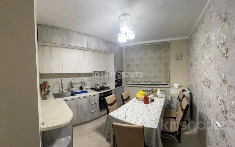 2-бөлмелі пәтер · 65 м² · 6/9 қабат, мкр. Зачаганск пгт 83/3 — Алтындар супермаркет, бағасы: 25 млн ₸ в Уральске — фото 2