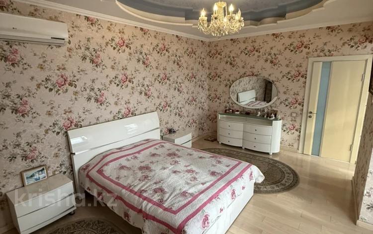 3-комнатная квартира · 140 м² · 5/12 этаж, Каирбекова 35а за 135 млн 〒 в Алматы, Медеуский р-н — фото 2