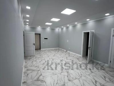 3-комнатная квартира · 164 м² · 1/5 этаж, мкр. Алтын орда 23д — ВОЗЛЕ 80 ШКОЛЫ за 54 млн 〒 в Актобе