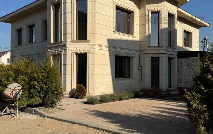 4-бөлмелі пәтер · 190 м² · 3/3 қабат, мкр Ерменсай 115, бағасы: 133 млн ₸ в Алматы, Бостандыкский р-н — фото 2
