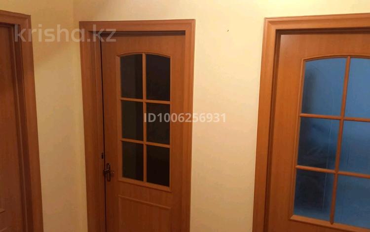 3-комнатная квартира · 60 м² · 3/5 этаж, Байконурова 114 — Рынок Шаруа за 250 000 ₸ в Жезказгане — фото 2
