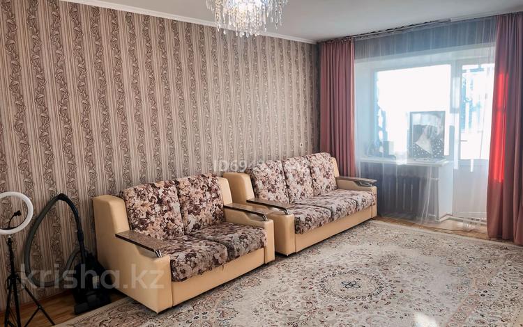 1-комнатная квартира, 38 м², 5/5 этаж, Гагарина 218 за 12 млн 〒 в Семее — фото 2