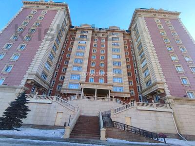 4-комнатная квартира · 146.7 м² · 6/10 этаж, Алии Молдагуловой 44 за 80 млн 〒 в Актобе