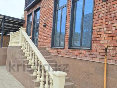 Свободное назначение, офисы, магазины и бутики, общепит, салоны красоты, медцентры и аптеки, образование, развлечения · 185.6 м² за 105 млн 〒 в Уральске