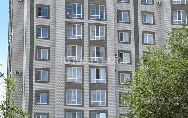 3-бөлмелі пәтер · 82 м² · 9/10 қабат, Утепбаева 7А, бағасы: 51 млн ₸ в Семее — фото 2