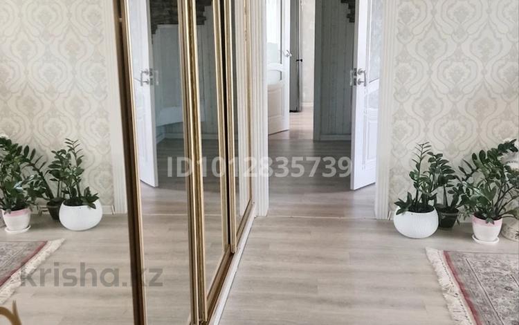 4-бөлмелі пәтер · 92 м² · 5/9 қабат, Бозтаева 17, бағасы: 36 млн ₸ в Семее — фото 2