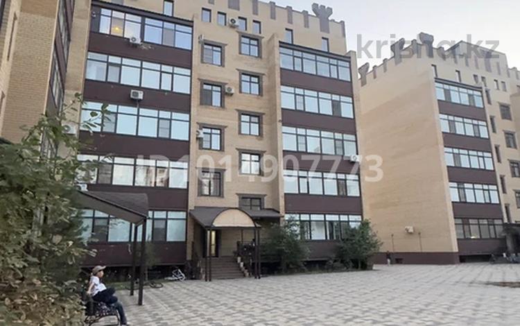 4-комнатная квартира · 155 м² · 3/5 этаж, мкр. Алтын орда, Батыс 2 мкрн 51б — мустафа шоқая за 77 млн ₸ в Актобе — фото 2