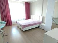 4-бөлмелі пәтер, 100 м², 12/20 қабат тәулігіне, Бектурова 4/1 — Сығанақ, бағасы: 25 000 〒 в Астане