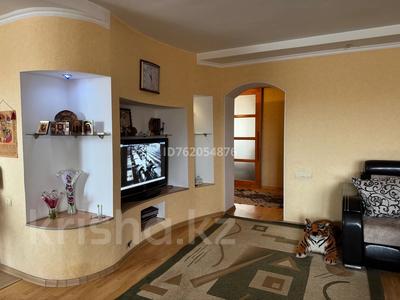 3-комнатная квартира · 105 м² · 3/3 этаж, мкр Жилгородок, Касиподак 14 — 16 школа за 22 млн ₸ в Актобе