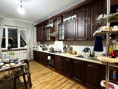 4-комнатная квартира · 102 м² · 2 этаж, мкр Аксай-4 55/1 за 69 млн ₸ в Алматы, Ауэзовский р-н