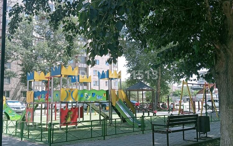 4-бөлмелі пәтер · 78 м² · 4/10 қабат, Би боранбай 43, бағасы: 30 млн ₸ в Семее — фото 2