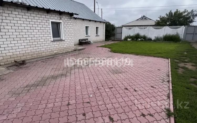 Жеке үй · 3 бөлме · 98 м² · 11 жүзд., Олжабай батыра 5 — На въезде, около Сытого путника, остановка ДЭУ, бағасы: 18 млн ₸ в Ленинском — фото 2