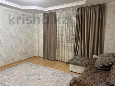 2-комнатная квартира · 70 м² · 10/15 этаж, Туркестан 10 за 200 000 〒 в Астане, Есильский р-н