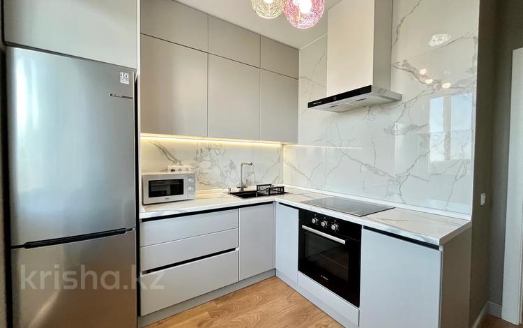 1-комнатная квартира · 40 м² · 12/12 этаж, Жамбыла 120 — Ади Шарипова за 330 000 ₸ в Алматы, Алмалинский р-н — фото 2