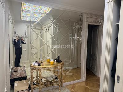 4-комнатная квартира · 134 м² · 8/8 этаж, Омаровой 31 за 1 млн 〒 в Алматы, Медеуский р-н