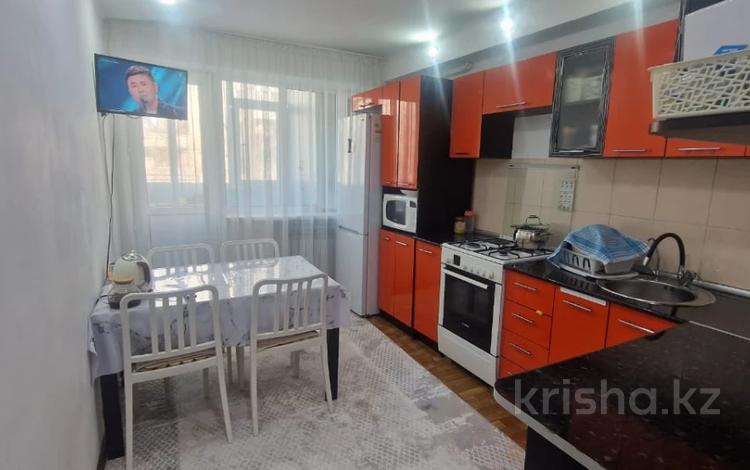 4-комнатная квартира, 74 м², 1/5 этаж, мкр5 за 24 млн 〒 в Талдыкоргане, мкр Самал — фото 2