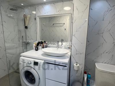 3-комнатная квартира · 62 м² · 2/5 этаж, Майкудук, 11а микрорайон 5 за 26 млн 〒 в Караганде, Алихана Бокейханова р-н