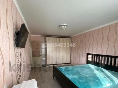1-комнатная квартира, 35 м², 2/6 этаж посуточно, Алдиярова — Марата Оспанова за 6 000 〒 в Актобе