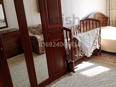 2-комнатная квартира · 47 м² · 3/5 этаж, Майкудук, Майкудук, 16й микрорайон 28 — 76школа за 10 млн 〒 в Караганде, Алихана Бокейханова р-н