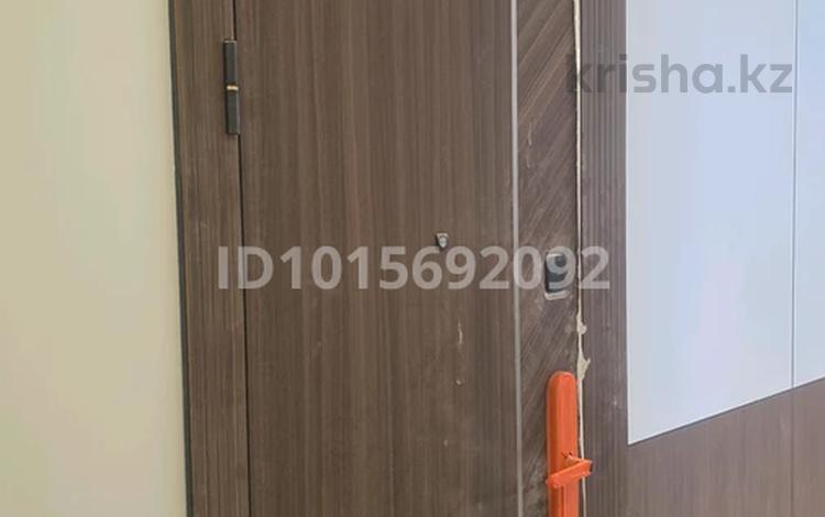 2-бөлмелі пәтер · 106.86 м² · 2/4 қабат, "Самал 2" шағын ауданы, Микрорайон Самал-2 18, бағасы: 55 млн ₸ в Актау, мкр "Самал 2" — фото 2