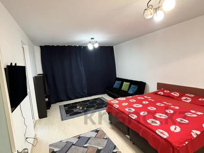 1-комнатная квартира · 50 м² · 7/9 этаж, мкр Аккент 4 за 15 000 〒 в Алматы, Алатауский р-н