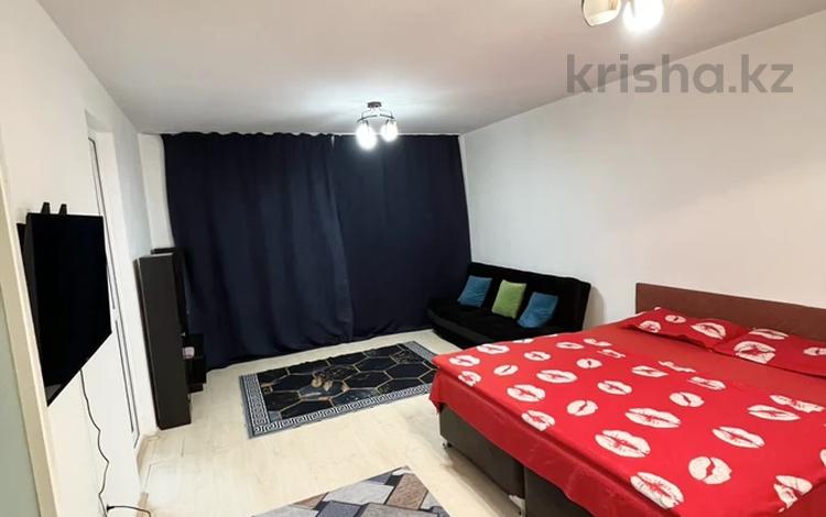 1-комнатная квартира · 50 м² · 7/9 этаж, мкр Аккент 4 за 15 000 〒 в Алматы, Алатауский р-н — фото 16