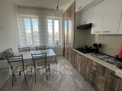 Пәтерлер в Туркестанской обл.: 2-бөлмелі пәтер · 68 м² · 6/7 қабат, 9 улица 19 — Туран молл, бағасы: 23 млн 〒 2-бөлмелі пәтер · 68 м² · 6/7 қабат, 9 улица 19 — Туран молл, бағасы: 23 млн 〒 в Туркестане