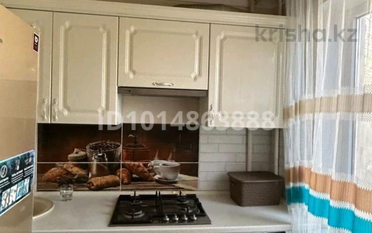 2-комнатная квартира · 49 м² · 4/5 этаж, мкр Акбулак 4 за 125 000 ₸ в Таразе — фото 2