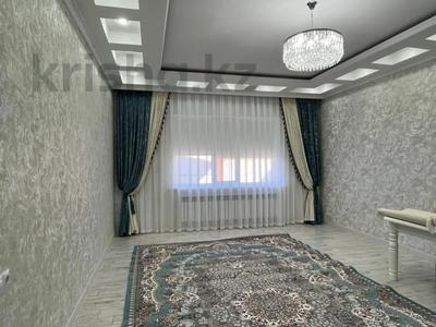Продажа домов и дачи в Атырауской обл.: Отдельный дом · 5 комнат · 272 м² · 9 сот., мкр Самал, 10 проезд за ~ 56.5 млн 〒 Отдельный дом · 5 комнат · 272 м² · 9 сот., мкр Самал, 10 проезд за ~ 56.5 млн 〒 в Атырау