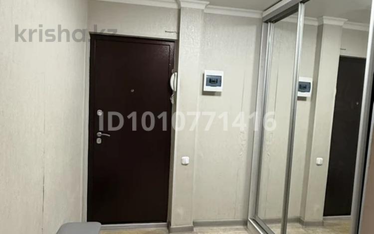 3-комнатная квартира · 62 м² · 1/5 этаж, мкр Юго-Восток, 27й микрорайон — Карбышева за 27 млн ₸ в Караганде, Казыбек би р-н — фото 2