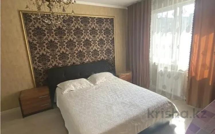 2-комнатная квартира · 70 м² · 10/17 этаж, мкр Мамыр-1 за 50 млн ₸ в Алматы, Ауэзовский р-н — фото 2