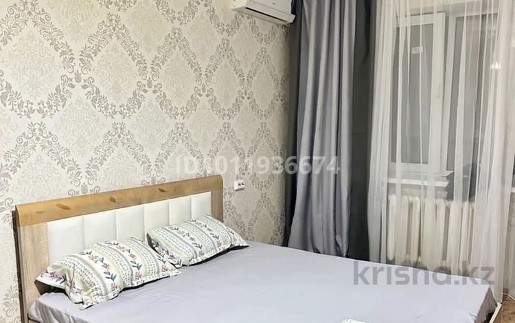 1-комнатная квартира · 37 м² · 4/11 этаж, ул. Кабанбай батыра 33 за 10 000 ₸ в Семее, Красный Кордон — фото 2
