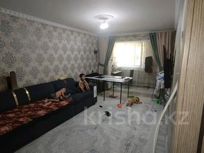 2-бөлмелі пәтер · 54 м² · 1/5 қабат, 17-шағынаудан 16а, бағасы: 19.6 млн ₸ в Шымкенте, Аль-Фарабийский р-н
